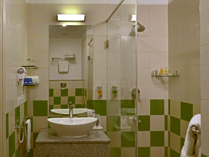 Bathroom 4, Nirwana Hometel, Jaipur