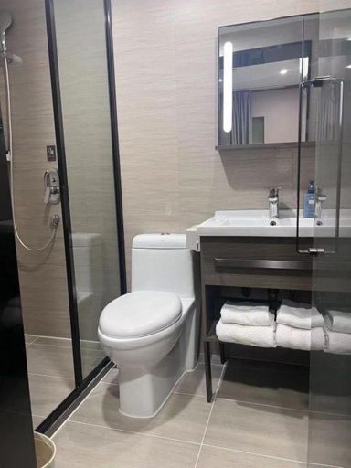 Bathroom 4, Hanting Hotel Shanghai Xikang Road, Shanghai