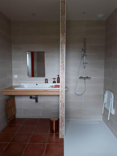 Bathroom 3, domaine d' Arcalis, Charente-Maritime
