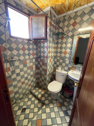Bathroom, Hotel jnane sbille, Fès