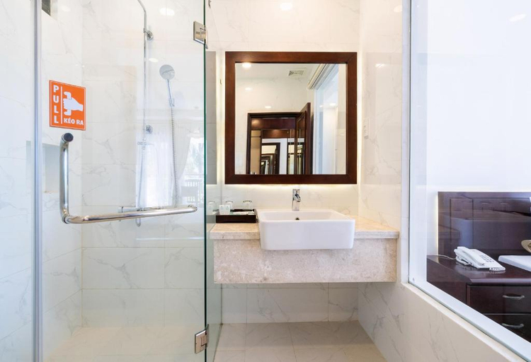 Bathroom 3, Hoang Ngoc Beach Resort, Phan Thiết
