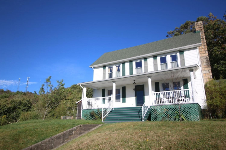 Others 2, Awesome Flat Top Farmhouse, Mercer
