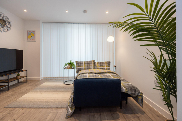 Others 4, Highrise Heaven| Luxe 2BR City Centre Apartment, Manchester