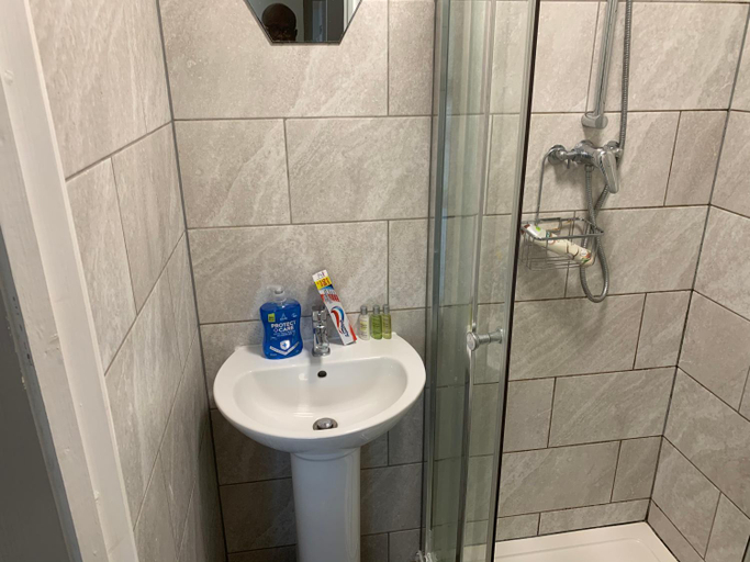 Bathroom 2, 1 Bed - Sleeps 4 - Garden - City Centre, Coventry