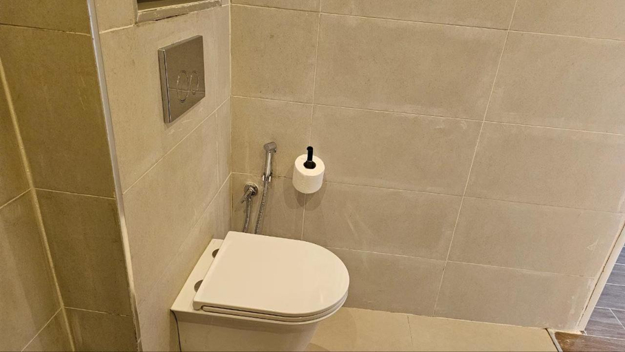 Others 3, Residence MONTHE, Wouri
