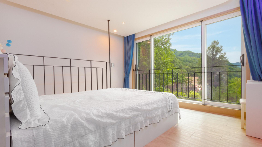 Bedroom, Gapyeong Gamseong216 Poolvilla Pension, Gapyeong