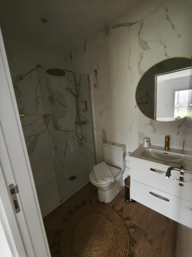 Bathroom 3, Villa Alzira, Seia