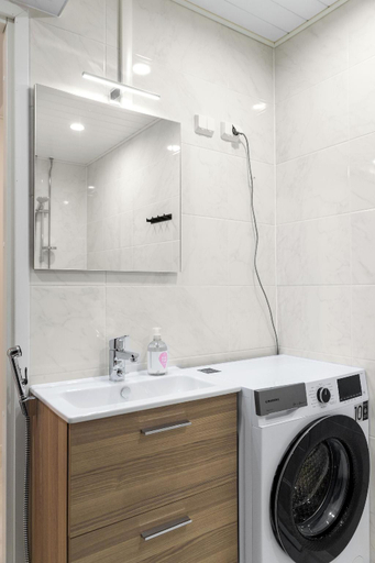 Bathroom 2, Forenom Serviced Apartments Pori Antinkatu, Satakunta