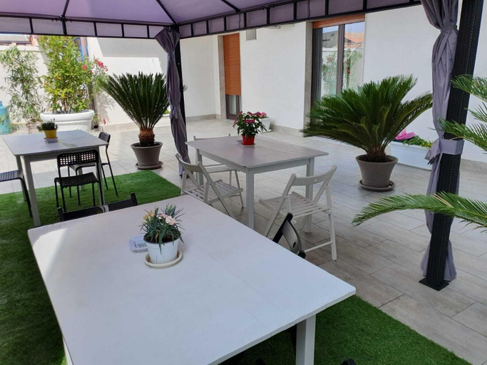 Others 4, "La citta delle 100 sculture" B&B BcenS con parcheggio privato e trasfert H24 - Belpasso - Etna -, Catania