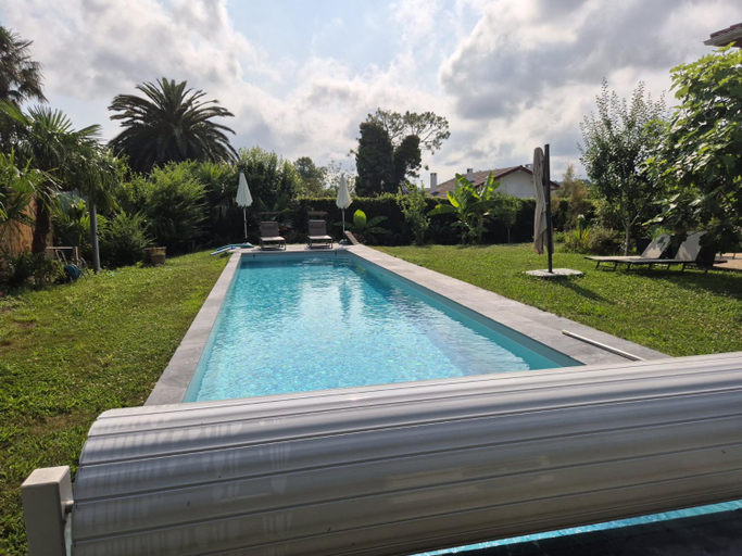Sport & Beauty 2, Appartement avec cuisine et grande piscine chauffee, Pyrénées-Atlantiques
