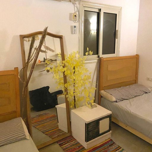 Others 3, Amir House cozy studio, Sant Katrin