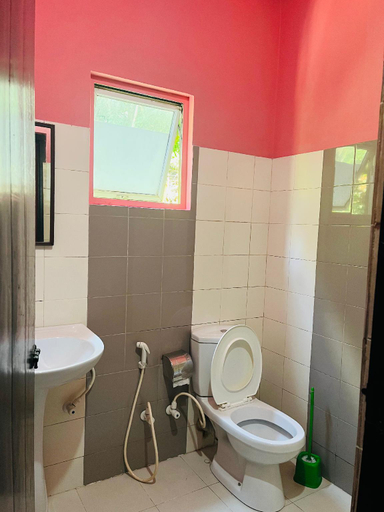 Bathroom 4, Kandy Backpakers Hostel, K.F.G. & G. Korale