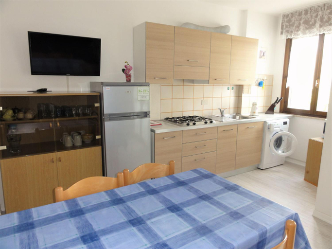 Shared lounge/TV area, Central apartment in Bibione, Venezia