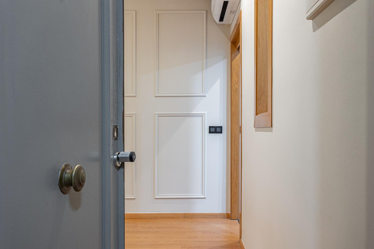 Others 3, Ola Living Consell De Cent, Barcelona