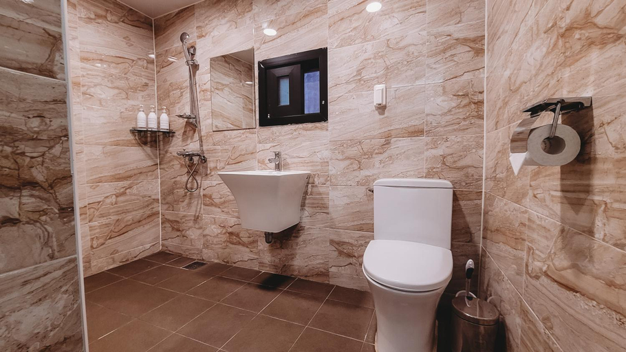 Bathroom 3, Little N Tower, Yongsan