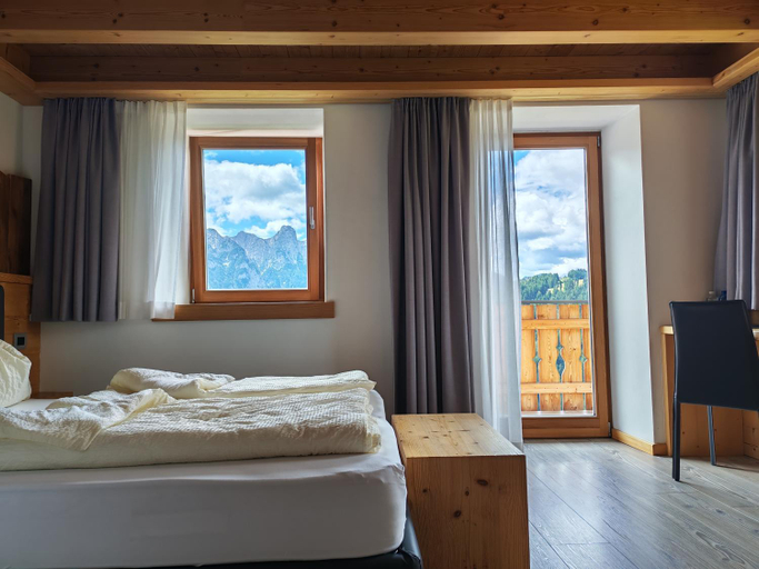 Bedroom 2, Al Sole B&B Valcomelico, Belluno