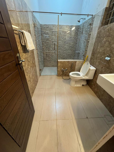 Shower 5, Comfort Family Villa Islamabad, Islamabad