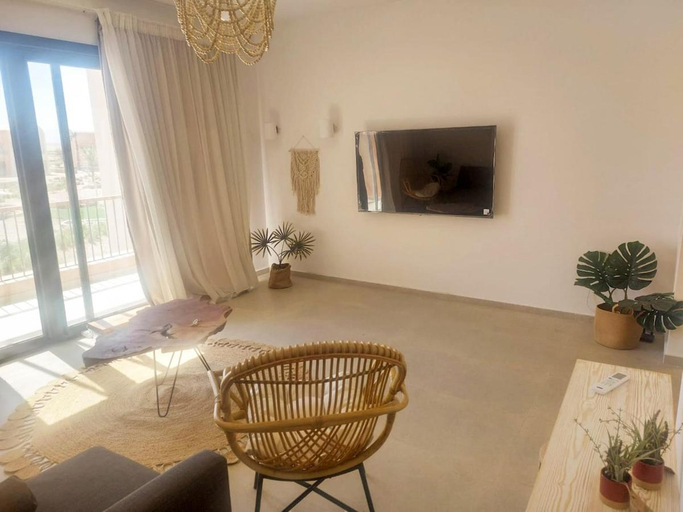 5, Boho Beach Chalet in El Gouna with pool access, Al-Ghurdaqah 2