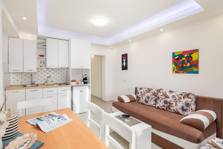 Others 2, Knez Apartments with terrace, Makarska