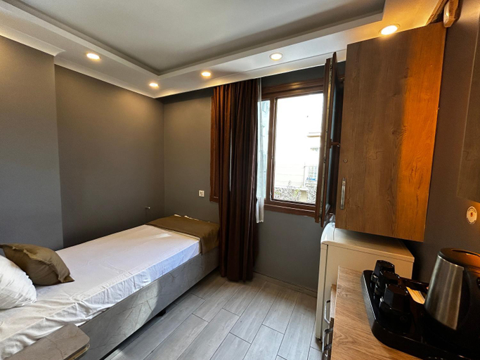 Bedroom 2, Sahrakent Hotel - Atasehir, Maltepe