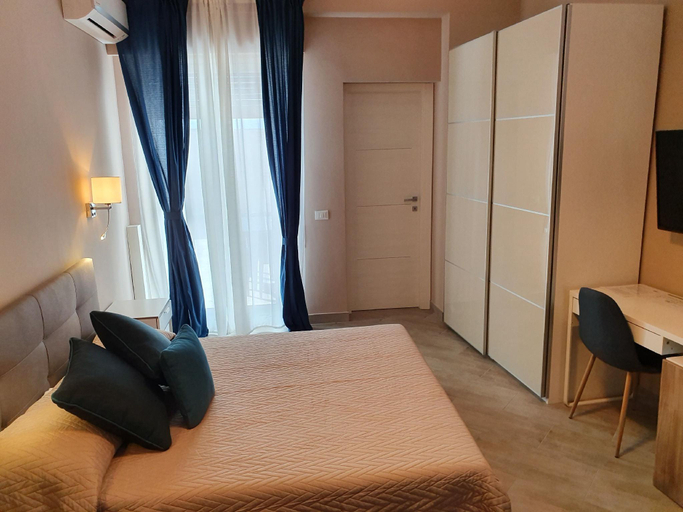 Bedroom 2, "La citta delle 100 sculture" B&B BcenS con parcheggio privato e trasfert H24 - Belpasso - Etna -, Catania