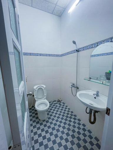 Bathroom 5, Nha Nghi Thien Thanh Long Hai, Long Điền