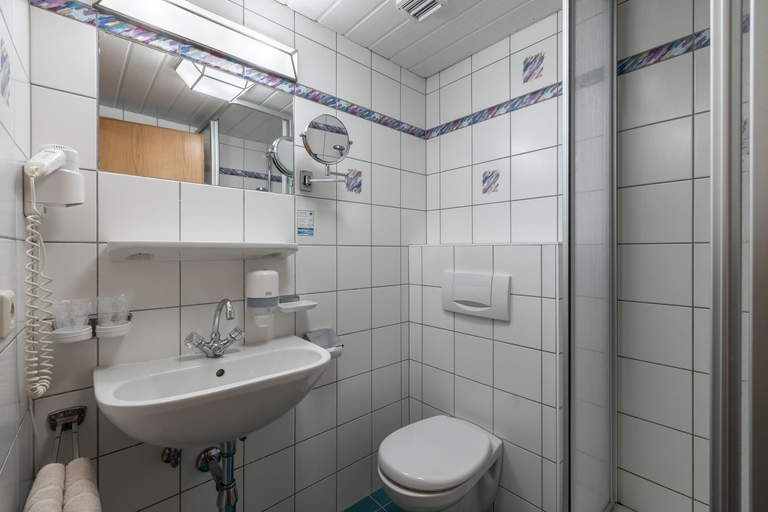 Bathroom 3, Hotel zum Lamm, Imst
