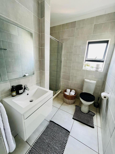 Bathroom 4, The Blyde Crystal Lagoon Luxe, City of Tshwane