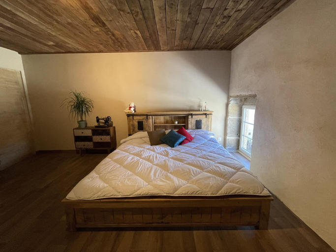 Bedroom 4, LA GRANGE DES FRANGINES, Jura