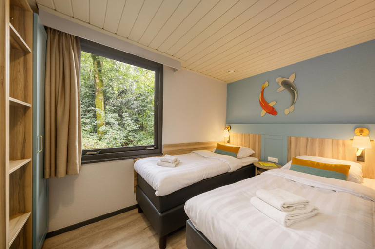 Bedroom 4, Hotel Het Heijderbos by Center Parks, Gennep