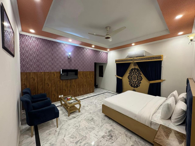 Shared lounge/TV area 4, Comfort Family Villa Islamabad, Islamabad