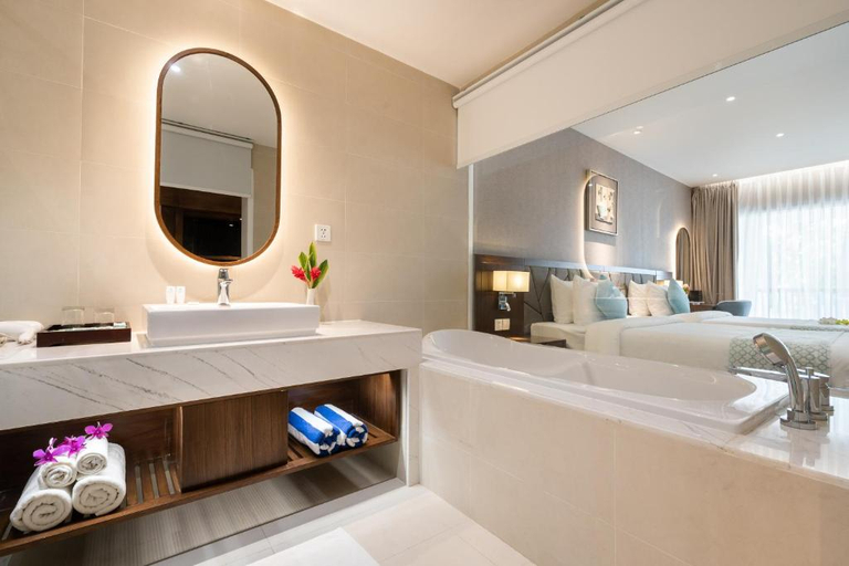 Bathroom 4, Hoang Ngoc Beach Resort, Phan Thiết
