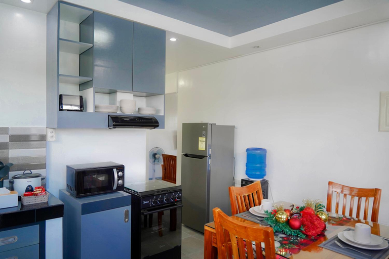 Others 5, Max n' Fe , Iriga City