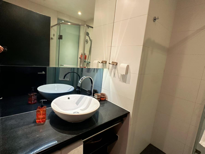 Bathroom 4, Orange Hotel Shanghai Xujiahui Ruijin South Road, Shanghai