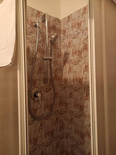 Bathroom 3, A' Porta i Frustere, Potenza