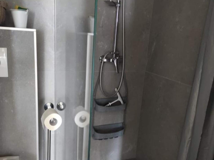 Bathroom 3, Modern Beachfront Apartments Near Šibenik, Vodice
