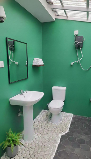 Bathroom 3, Windy's Leisure Villa, Katana