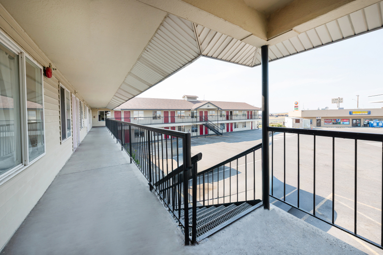 Public Area 2, King City Motel by OYO Pasco, Franklin