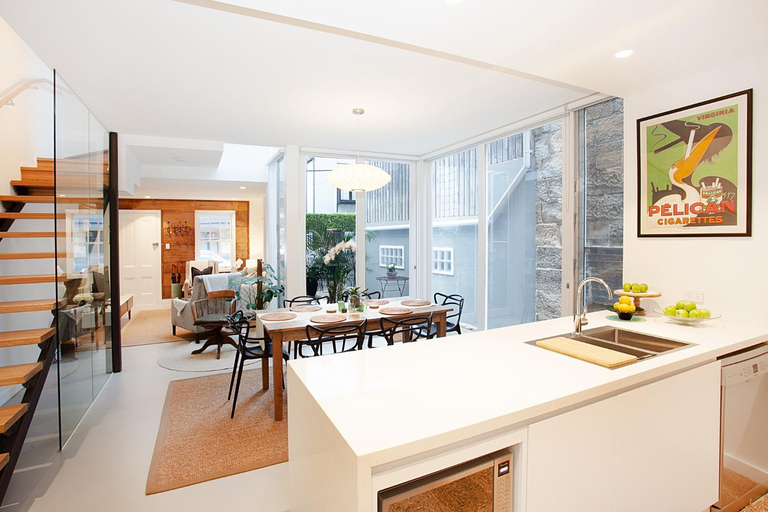 Others 4, Spacious 3-Bed Family House with Courtyard, Sydney