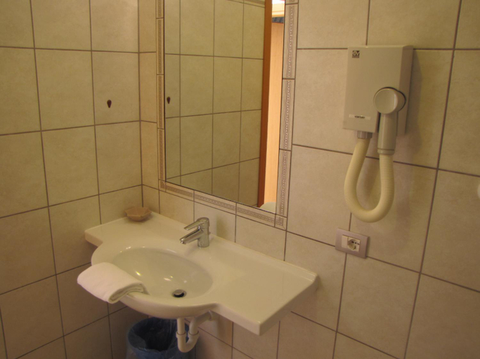 Bathroom 4, Residence Rosemary, Verona