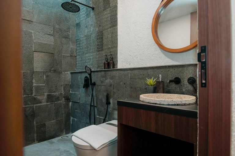 Bathroom 5, Soocha Villas, Sleman