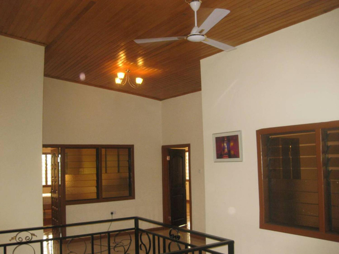 Others 4, Room-ghouse - Ideal For Friends - Family, Tema