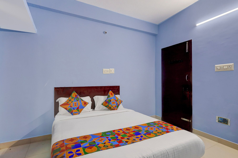 Room 5, FabHotel Dream Inn - Mogappair East, Chennai