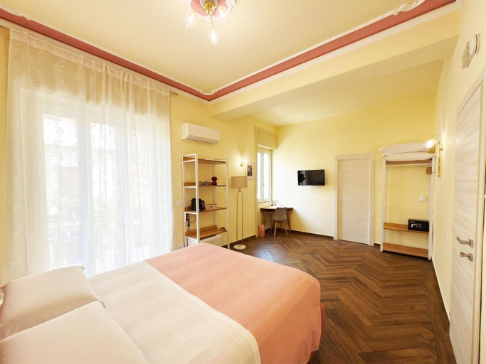 Room 3, The Ypnos suite, Reggio Di Calabria