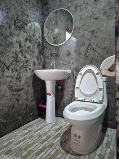 Bathroom 3, Poonsap Resort, Ko Lanta