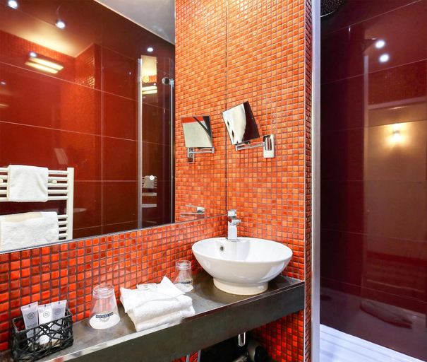 Bathroom 4, Nice Excelsior Centre Gare by HappyCulture, Alpes-Maritimes