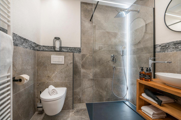 Bathroom 4, AlpinSpa zur Post Apartment - Bergbahn im Sommer 2026 inklusive, Sankt Johann im Pongau