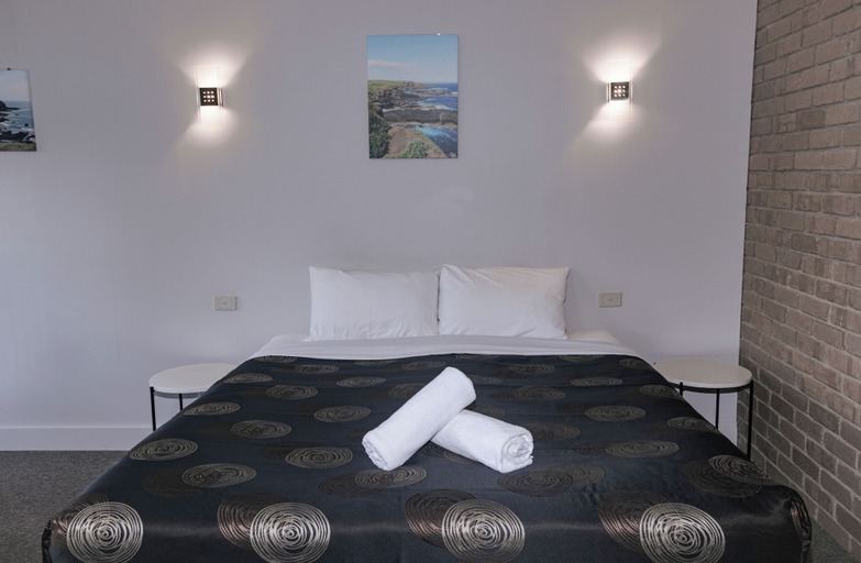 Bedroom 3, Tropicana Motor Inn, Bass Coast  - Phillip Is.