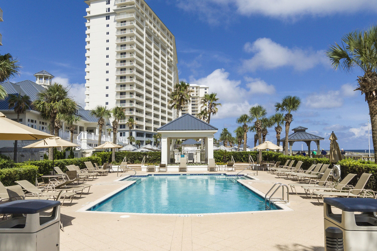 Outdoor pool 4, Beach Club Condos, Baldwin