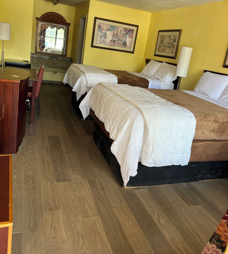 Bedroom 4, Budget Inn of Jasper, Hamilton